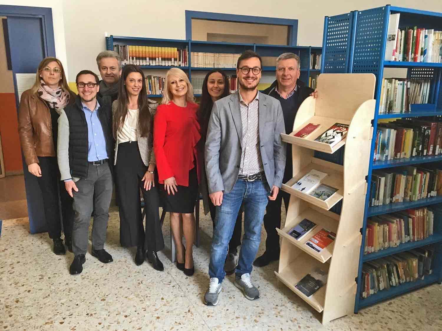 Presentazione biblioteca e consegna librerie